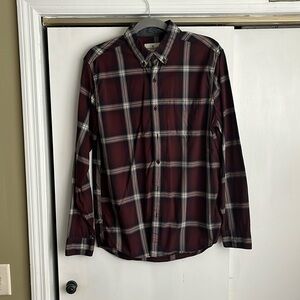 Men’s American Eagle, long sleeve button down shirt, Size Medium